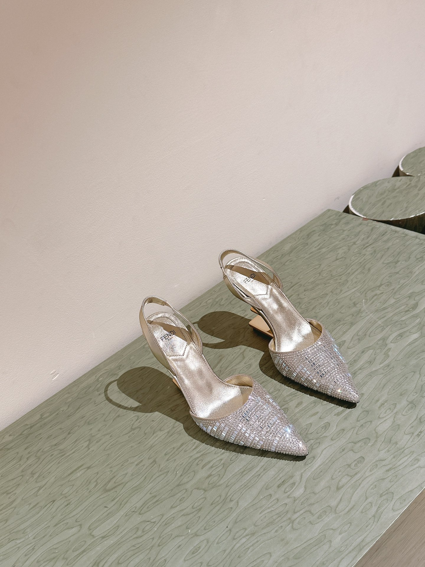 FENDI SEQUINS HIGH-HEELED SLINGBACK 85MM GOLD