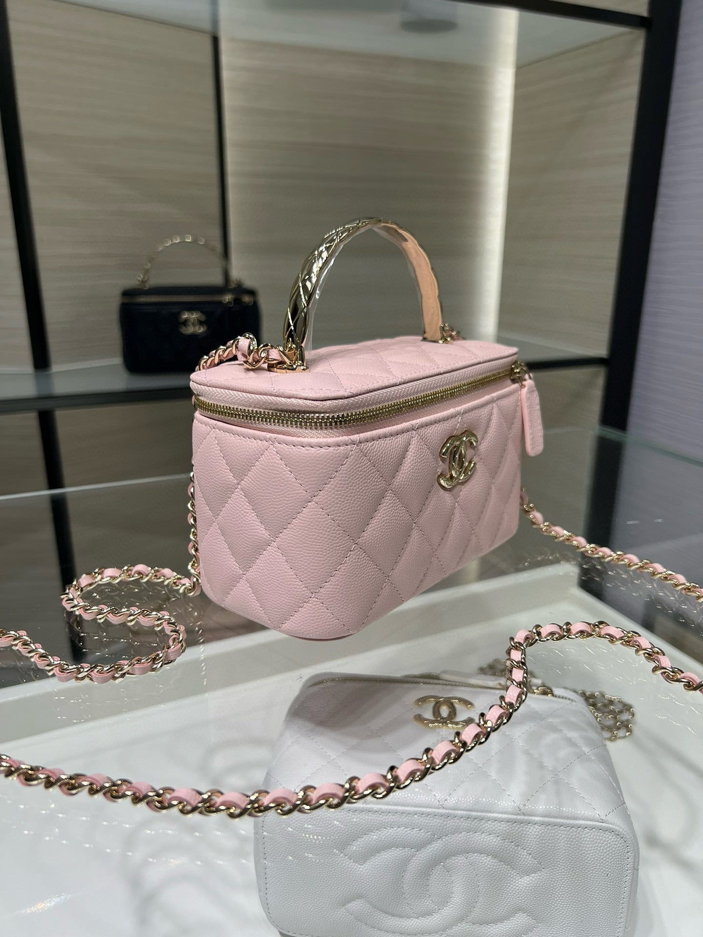 CC 25S Small Vanity 17cm Pink Grained Calfskin Light Gold Hardware