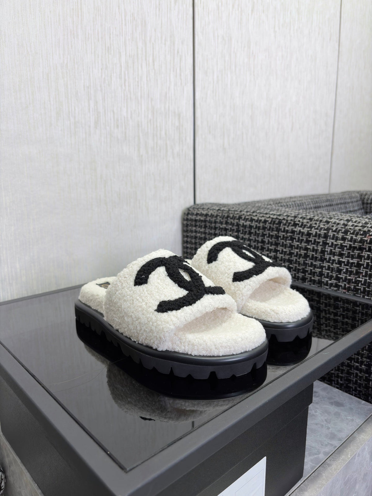 Chanel 2026 CC Logo Furry Sandals Chanel Wool 128102