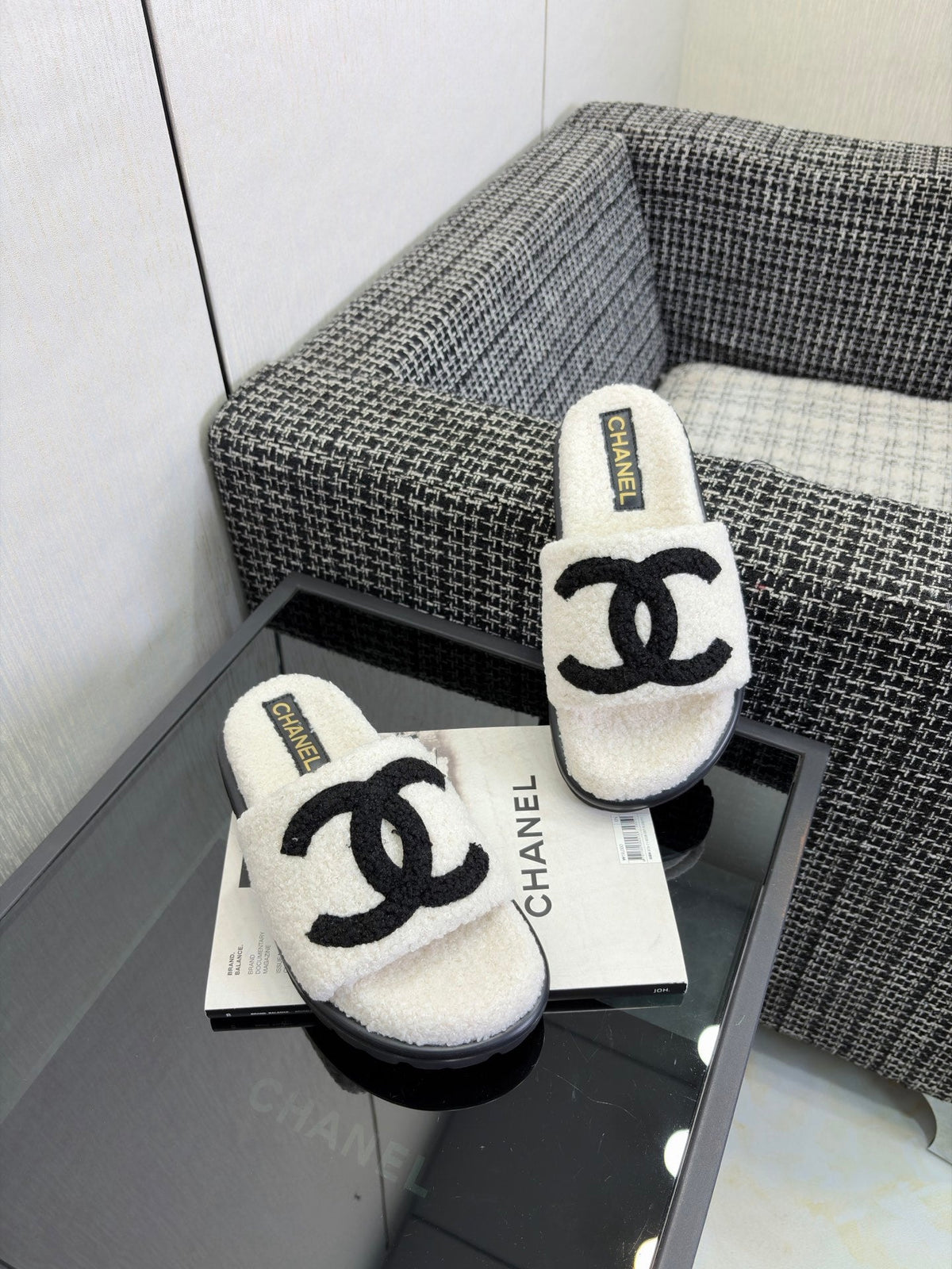 Chanel 2026 CC Logo Furry Sandals Chanel Wool 128102