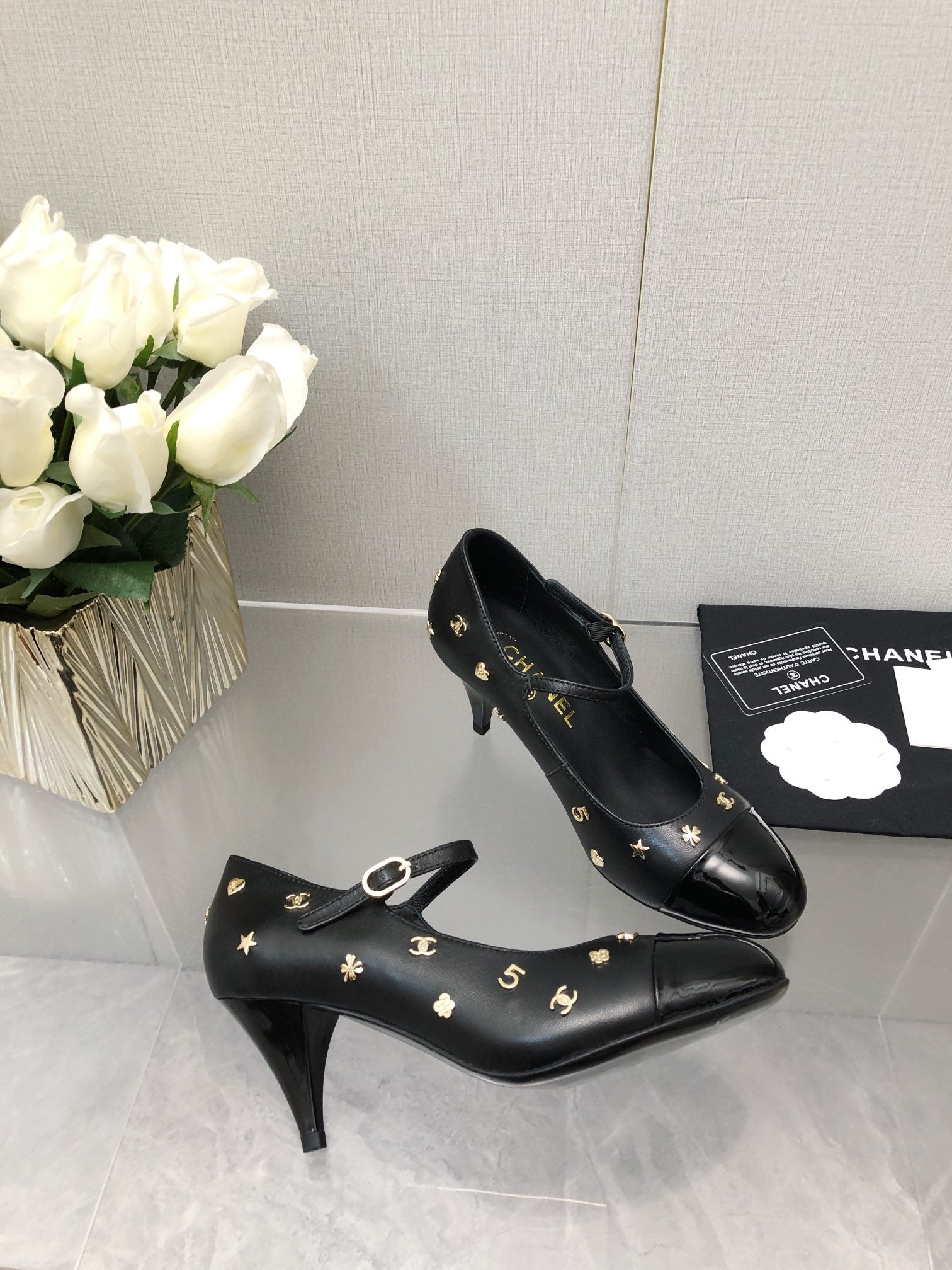 MARY JANE BLACK LAMBSKIN ATTACH METAL