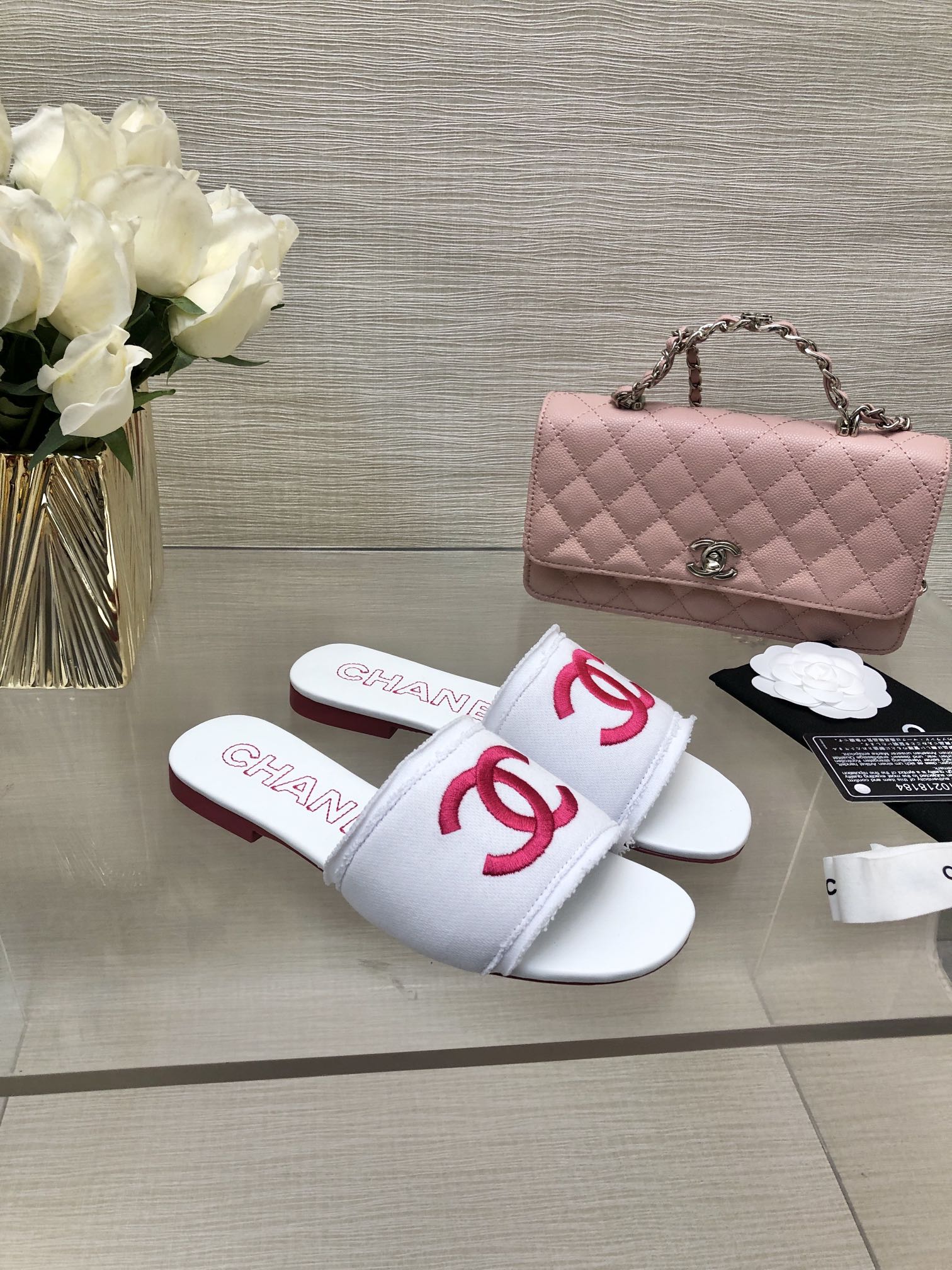 CC 25C Slippers White Fabric Material 212968