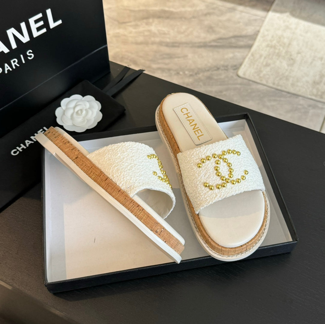 Double C Wood Grain Platform Slippers White Wool