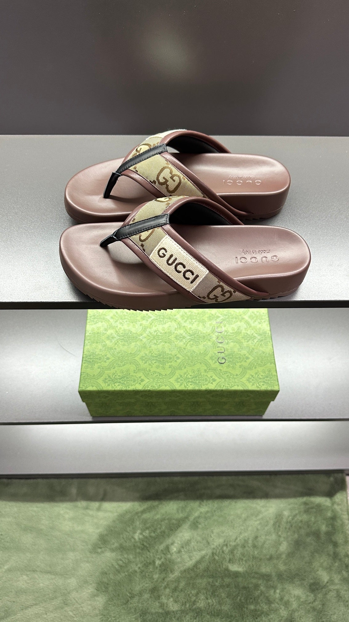 GG Men's Thong Sandals Brown Polyester Leather 547251