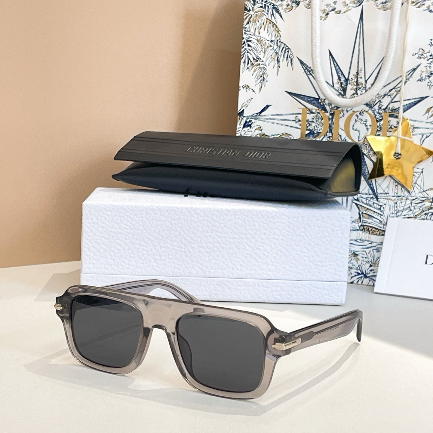 MONTAIGNE SUNGLASS DIORBLACKSUIT N2I IN ACETATE
