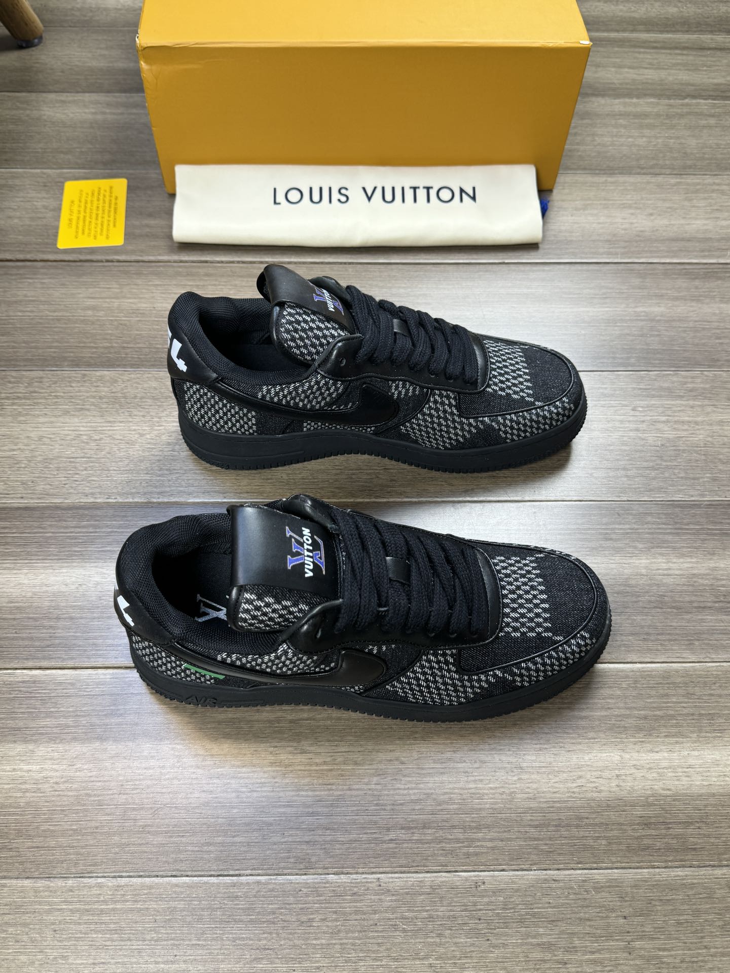 LV SNEAKER BLACK MIX WHITE CANVAS