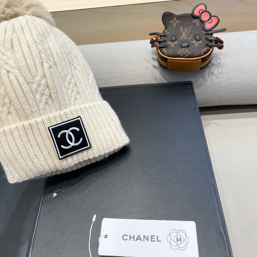 BEANIE HAT IN BEIGE WOOL 422178