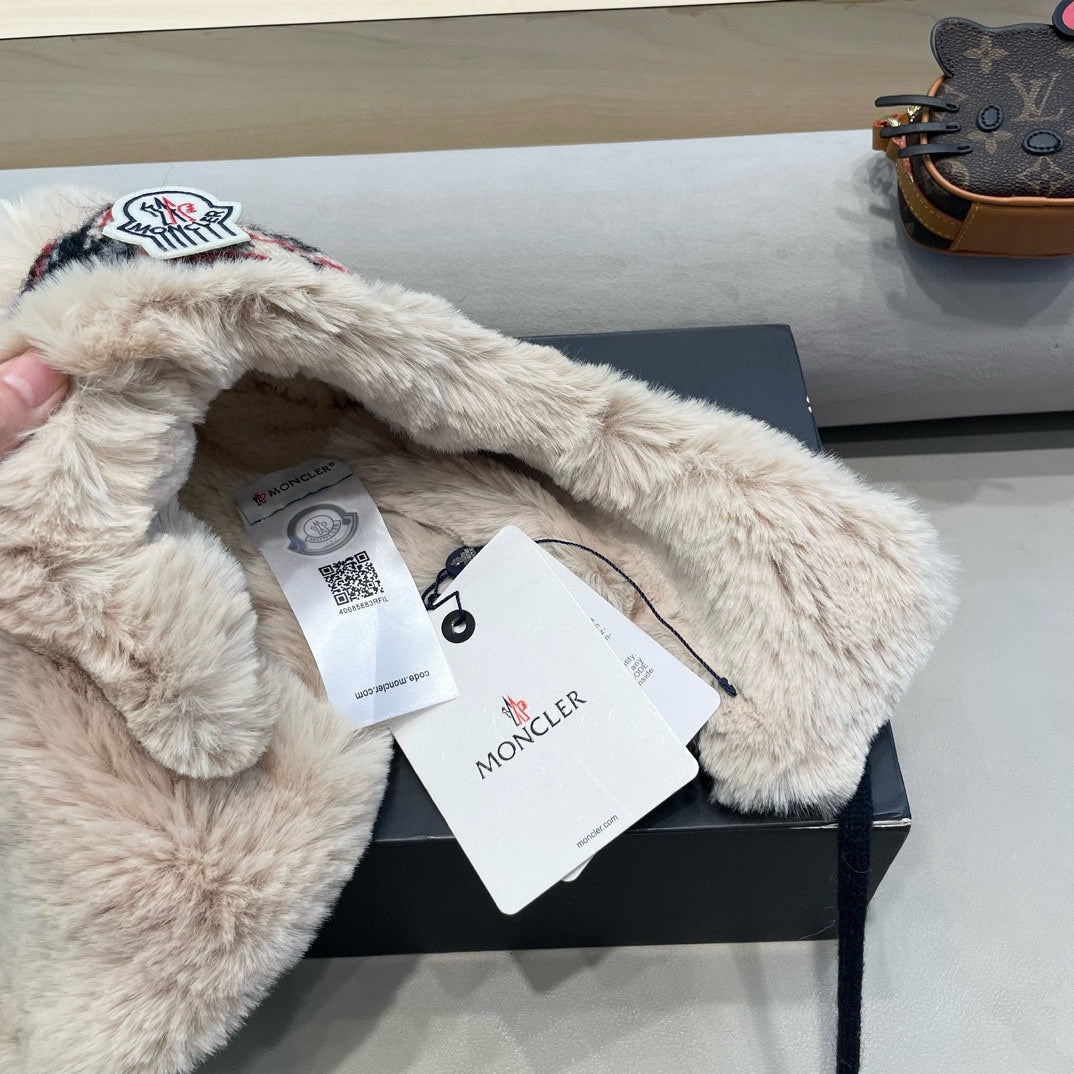 Moncler Knit Trapper Hat 491866