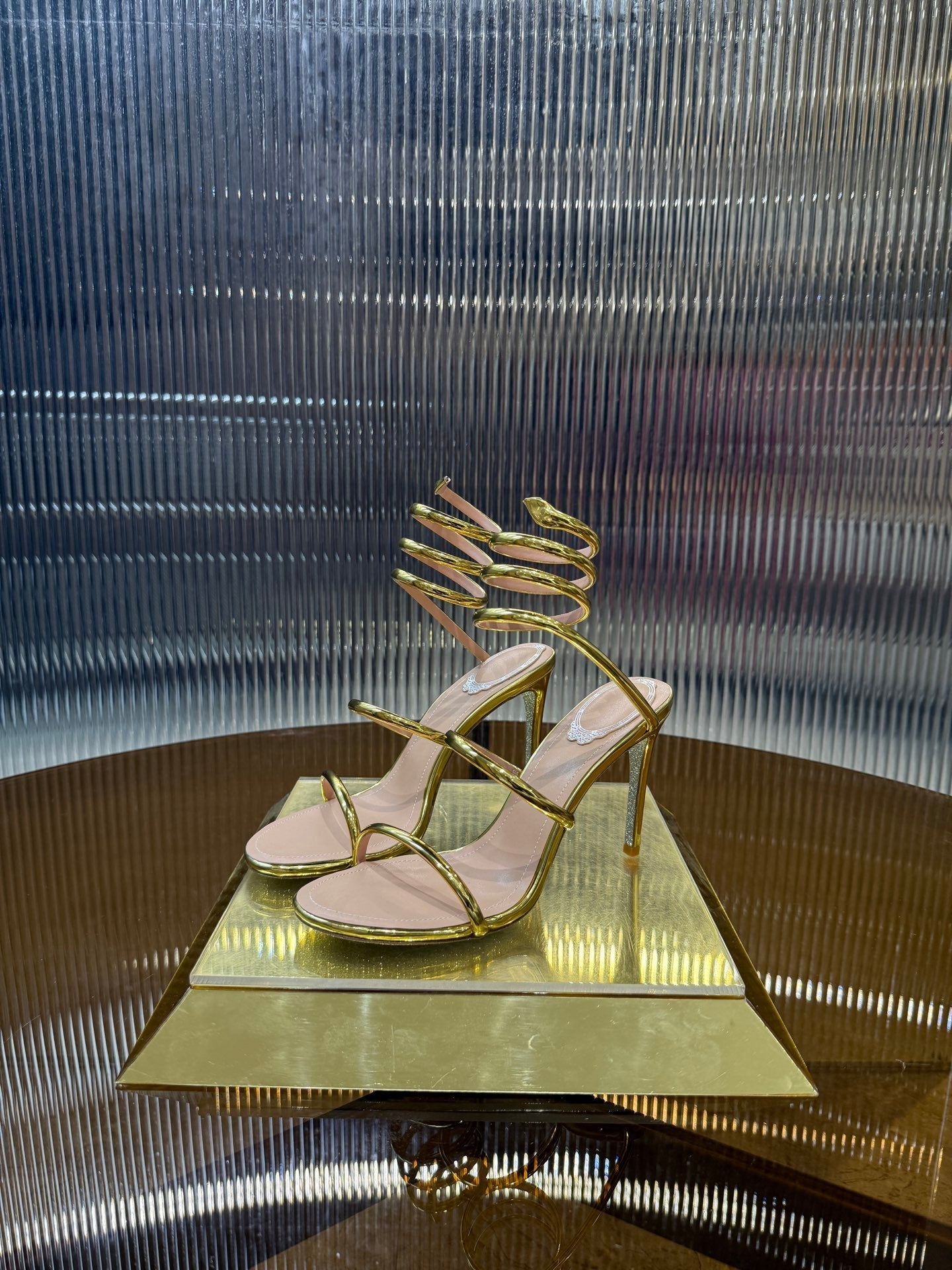 RC 25C Snake-Shaped Sandals 9.5cm Gold Sheepskin 310629