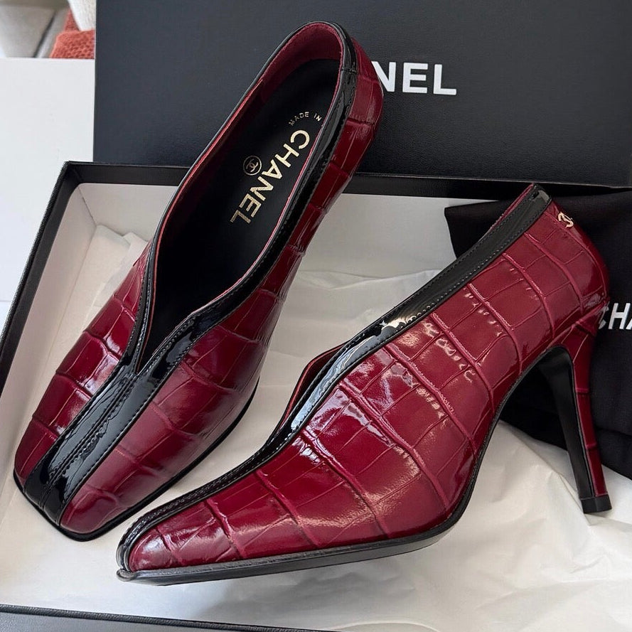 Chanel 2026 Crocodile-Embossed Pumps 95mm Patent Leather 129363