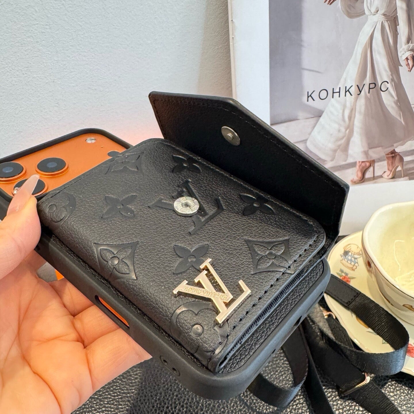 Louis Vuitton Card Holder Crossbody Phone Case 393895