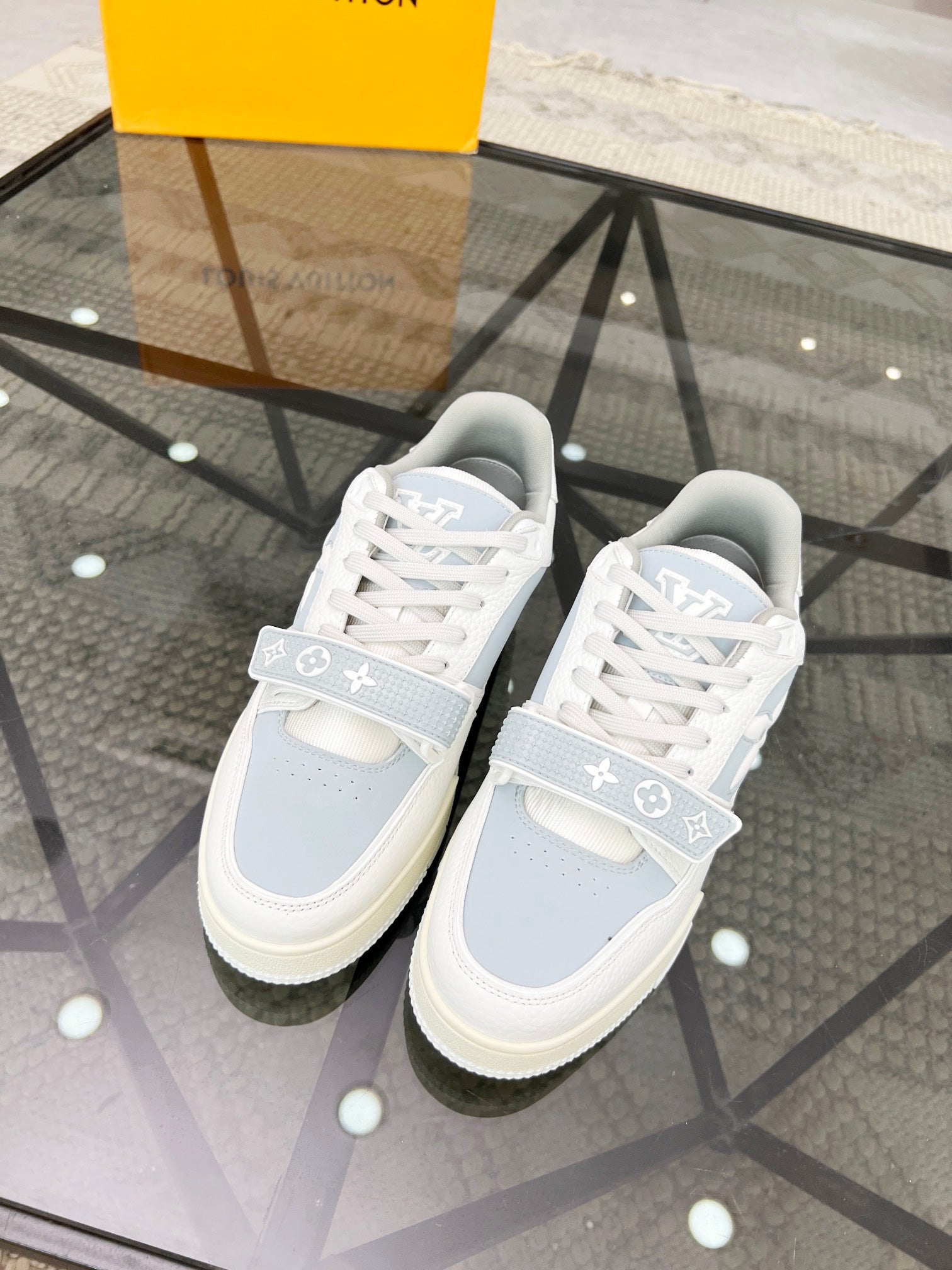 LV TRAINER SNEAKER WHITE CALFSKIN MIX LIGHT BLUE SUEDE