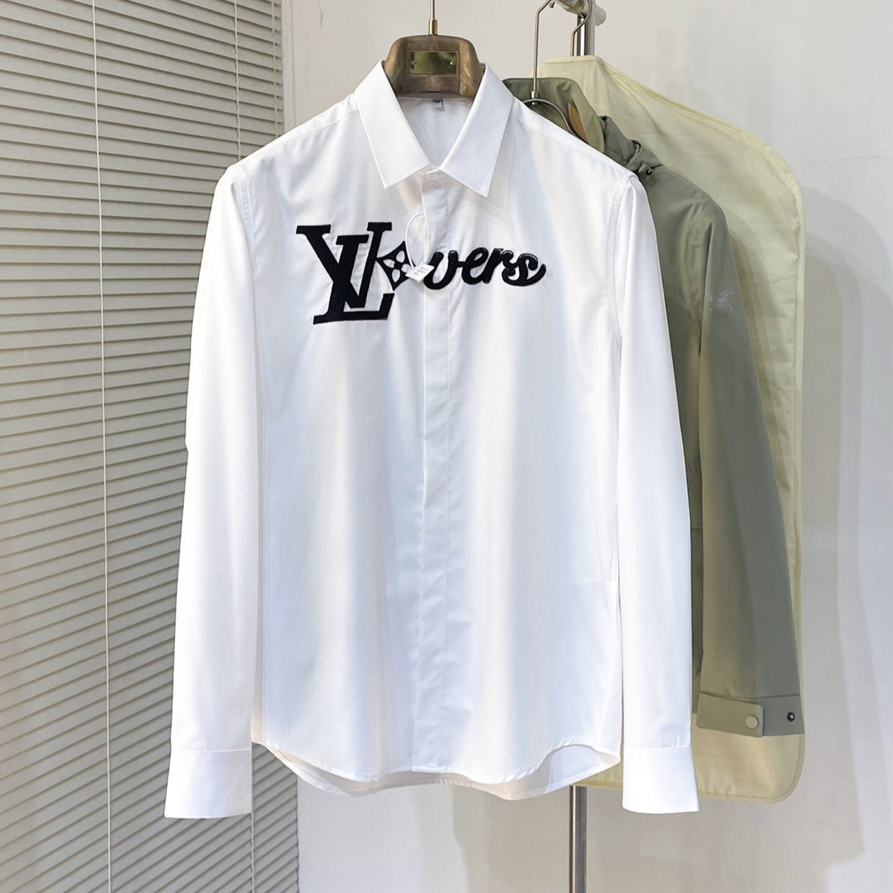 LV SHIRT WHITE COTTON 239608