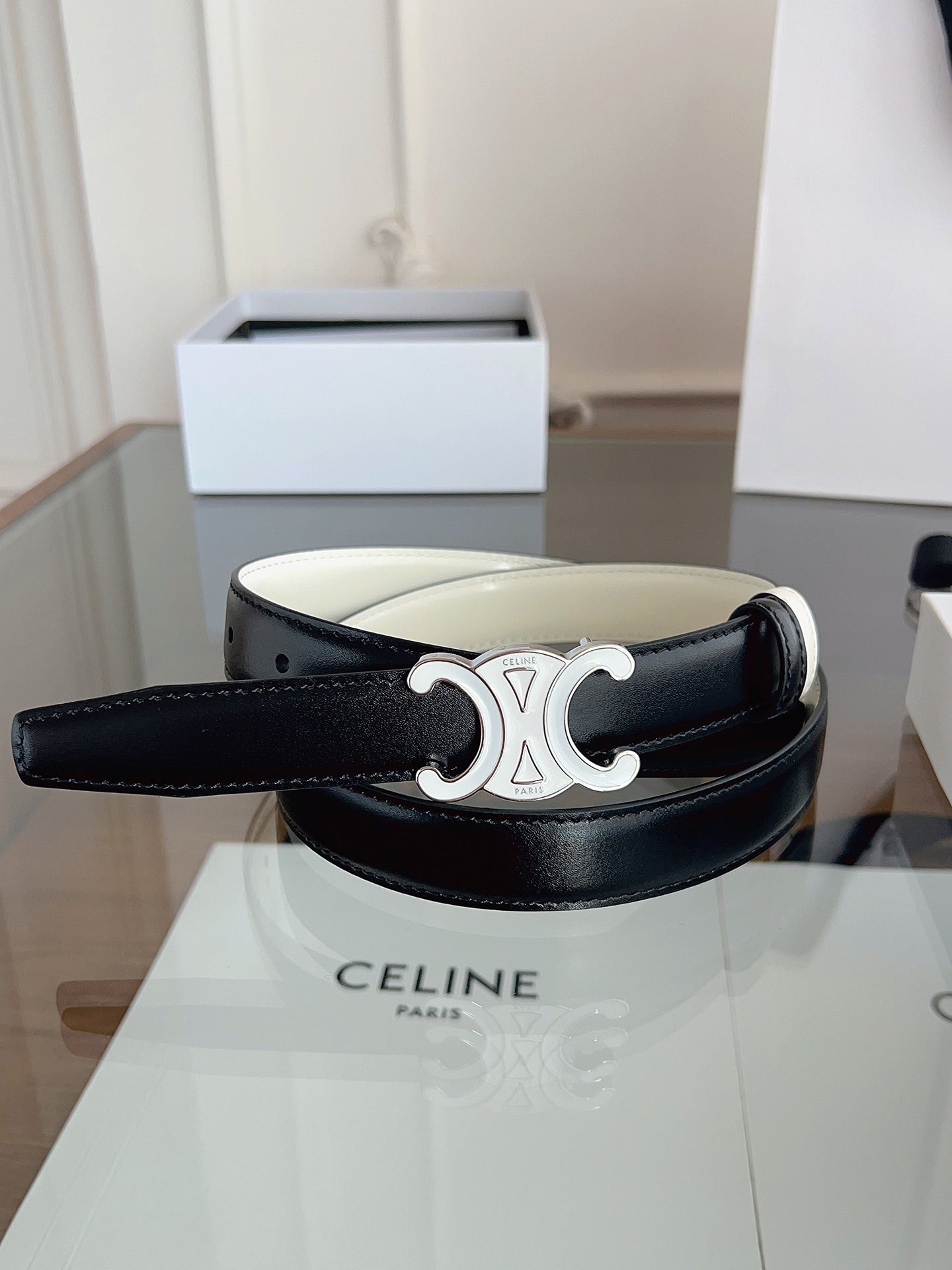CL White 25mm Triomphe Enamel Black White Cowhide 615279