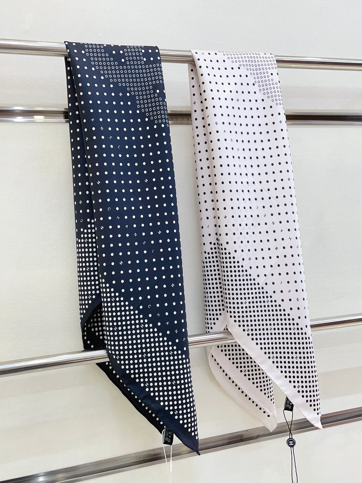 CC Square Scarf 90 CM In White Black Polka Dot Silk Twill  166292