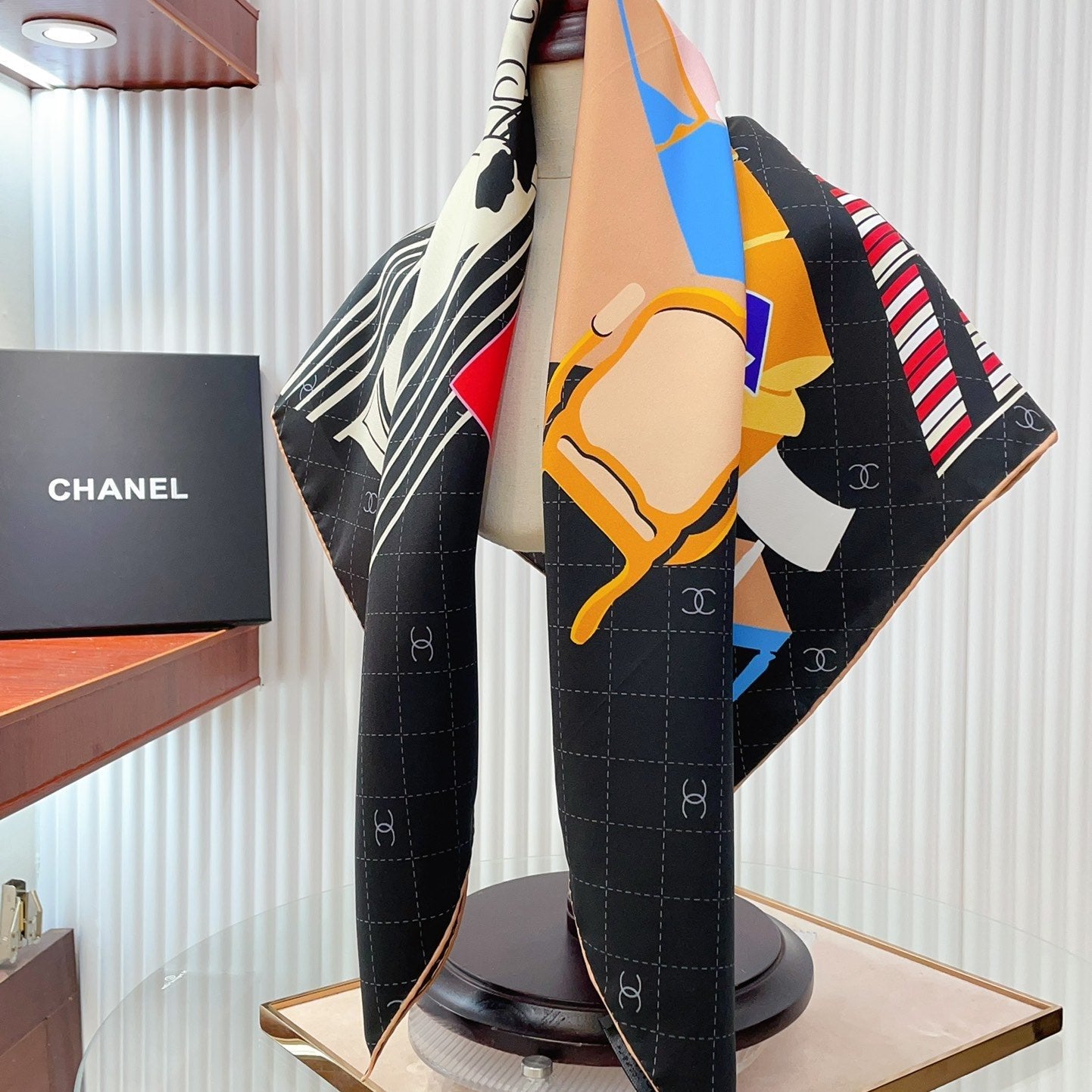 CC Square Scarf 90 CM In Black Colorful Silk Twill  187429