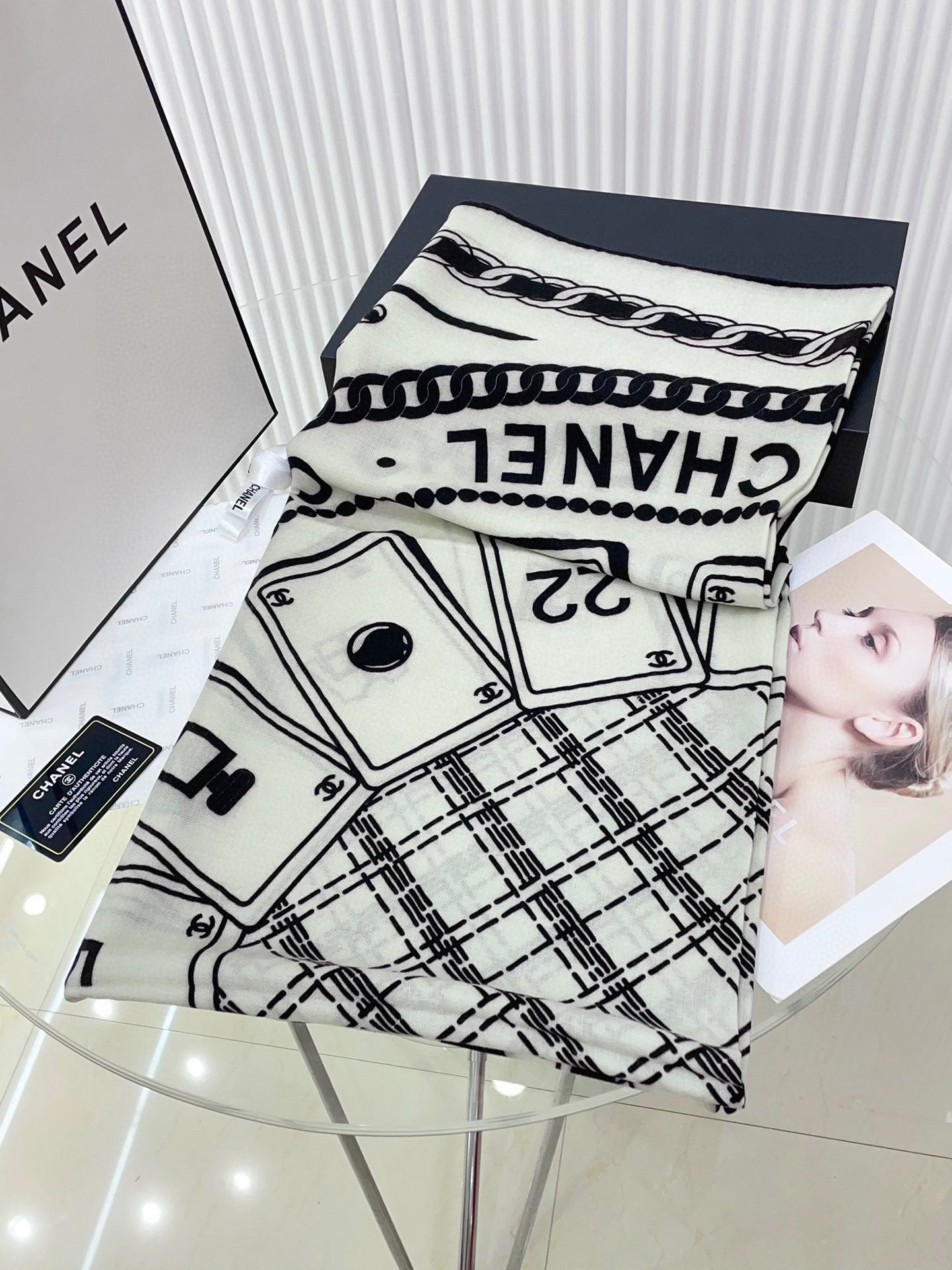 CC Square Scarf 140 CM In White Mix Black Cashmere And Silk 407279