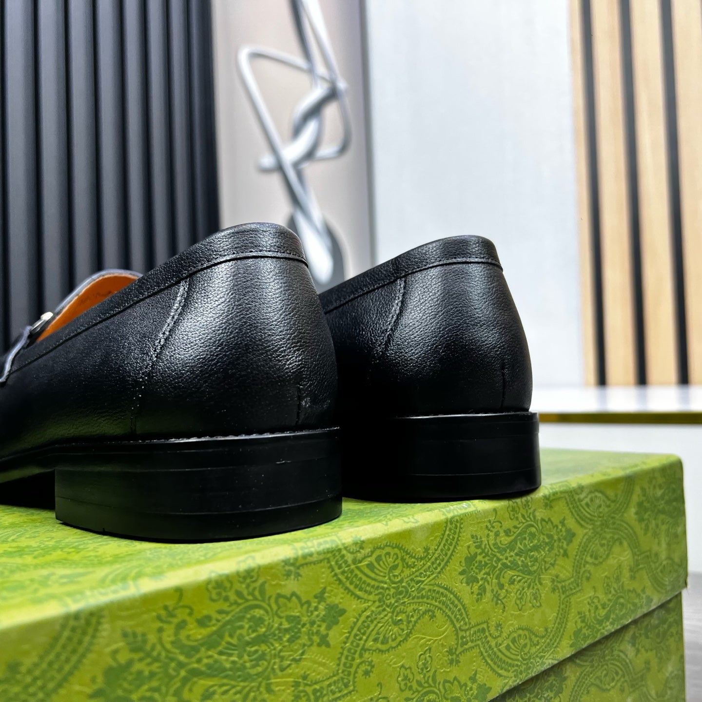 GG Men's Tassel Loafer Black Cowhide 531148