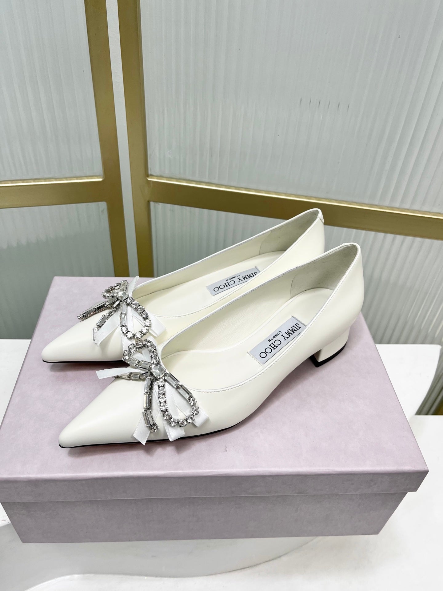 Jimmy 26s Pointed Toe Pump 25 White Cowhide 605966