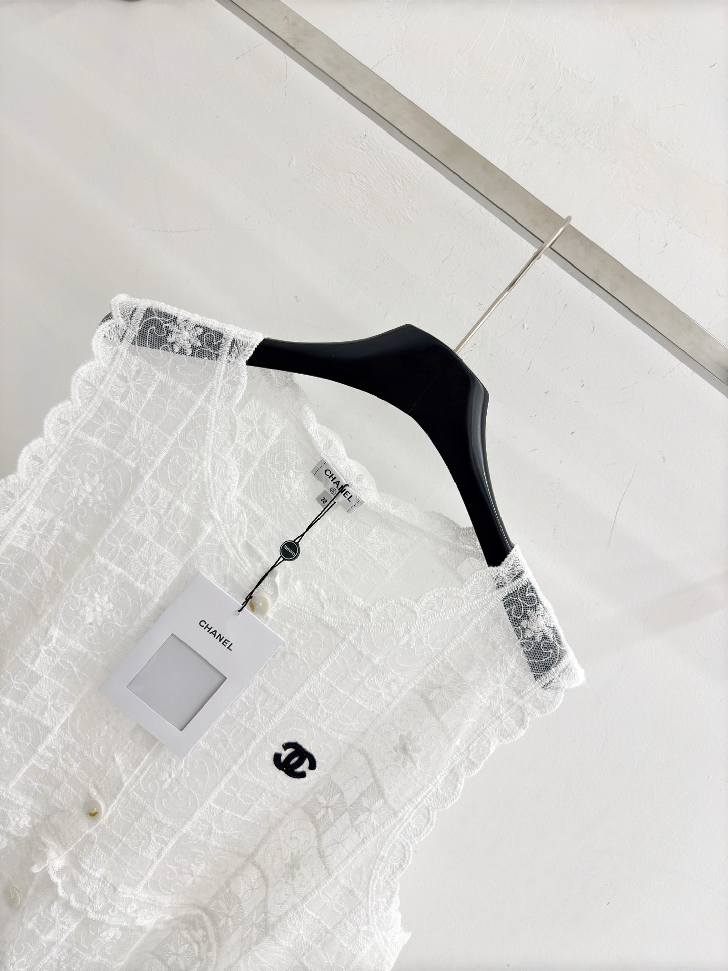 Chanel 2026 Lace Sleeveless Vest White Cotton 294458