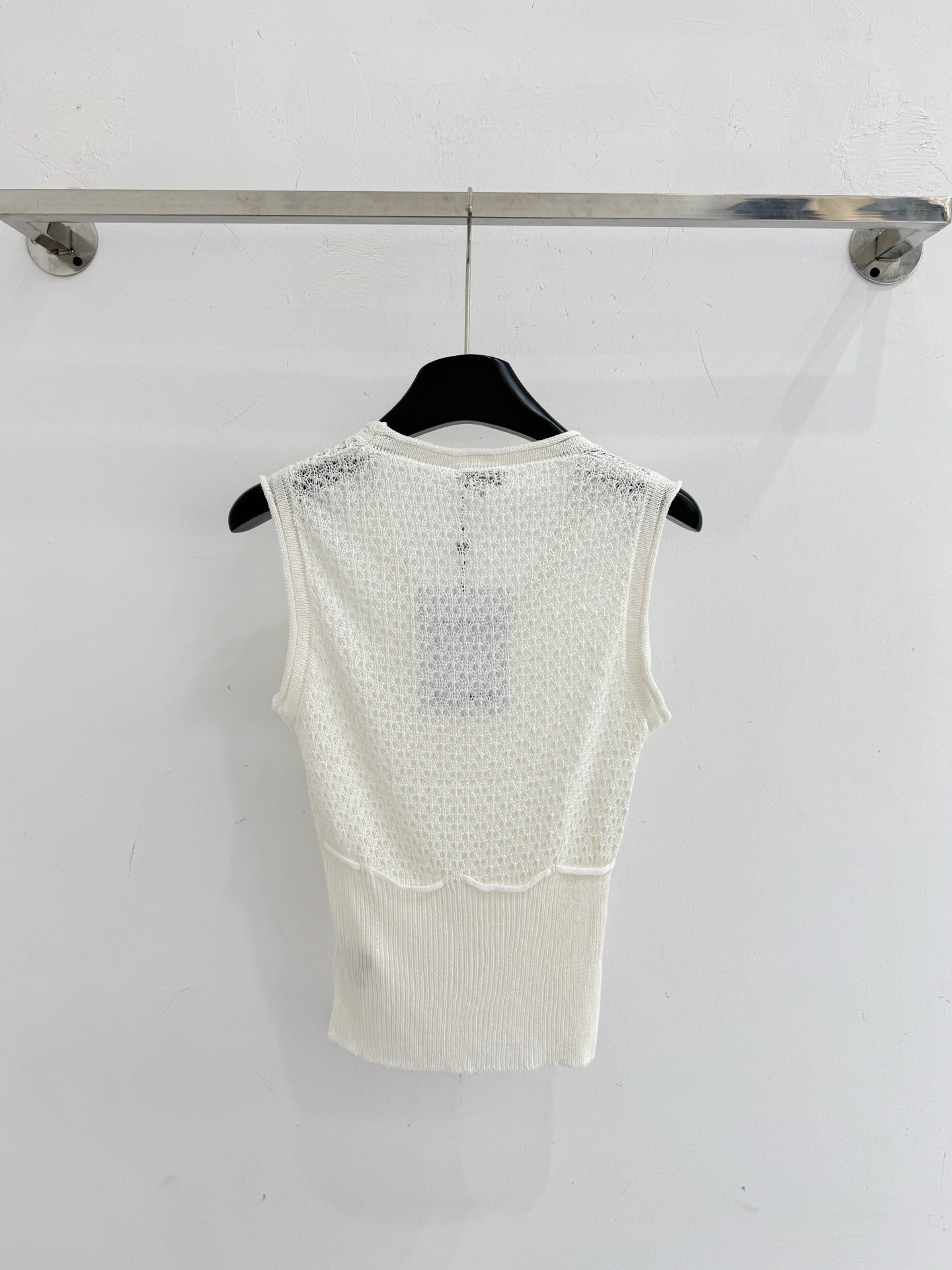 Chanel 2026 Knit Sleeveless Top White Mesh Acrylic 294460