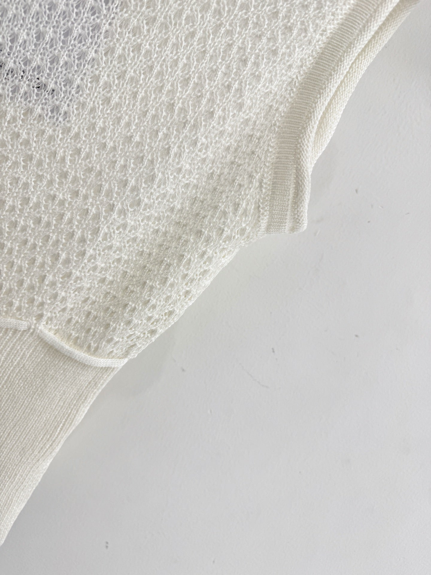 Chanel 2026 Knit Sleeveless Top White Mesh Acrylic 294460