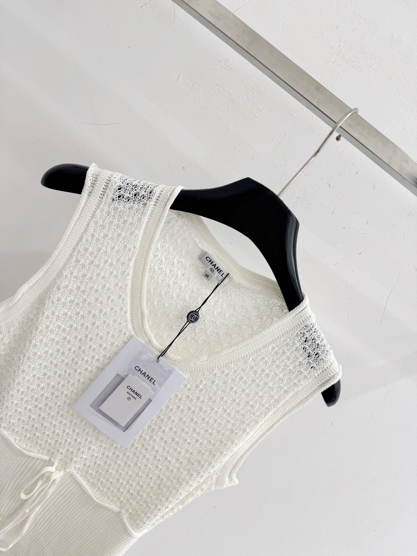 Chanel 2026 Knit Sleeveless Top White Mesh Acrylic 294460