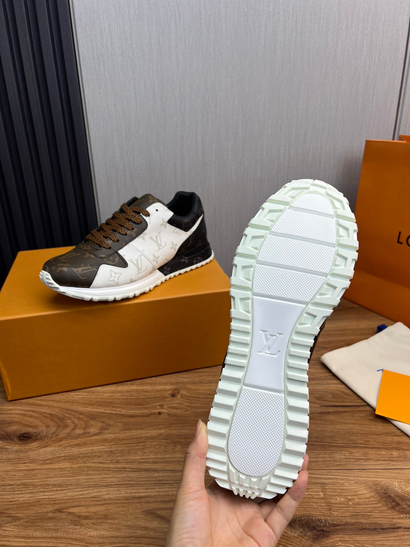 LV SNEAKER BROWN MIX WHITE AND GREY MONOGRAM CALFSKIN
