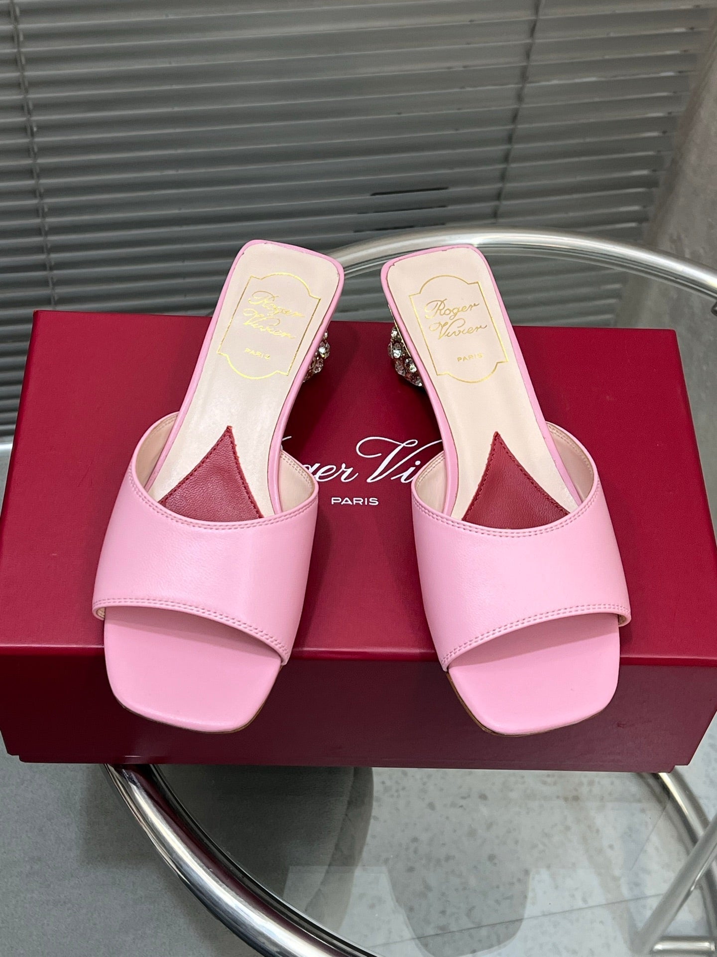 Viv Diamond Sole Mules Pink Cowhide 267690