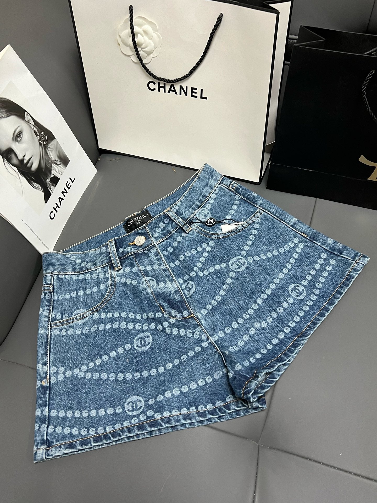 CC 25 Blue White Washed Short Denim