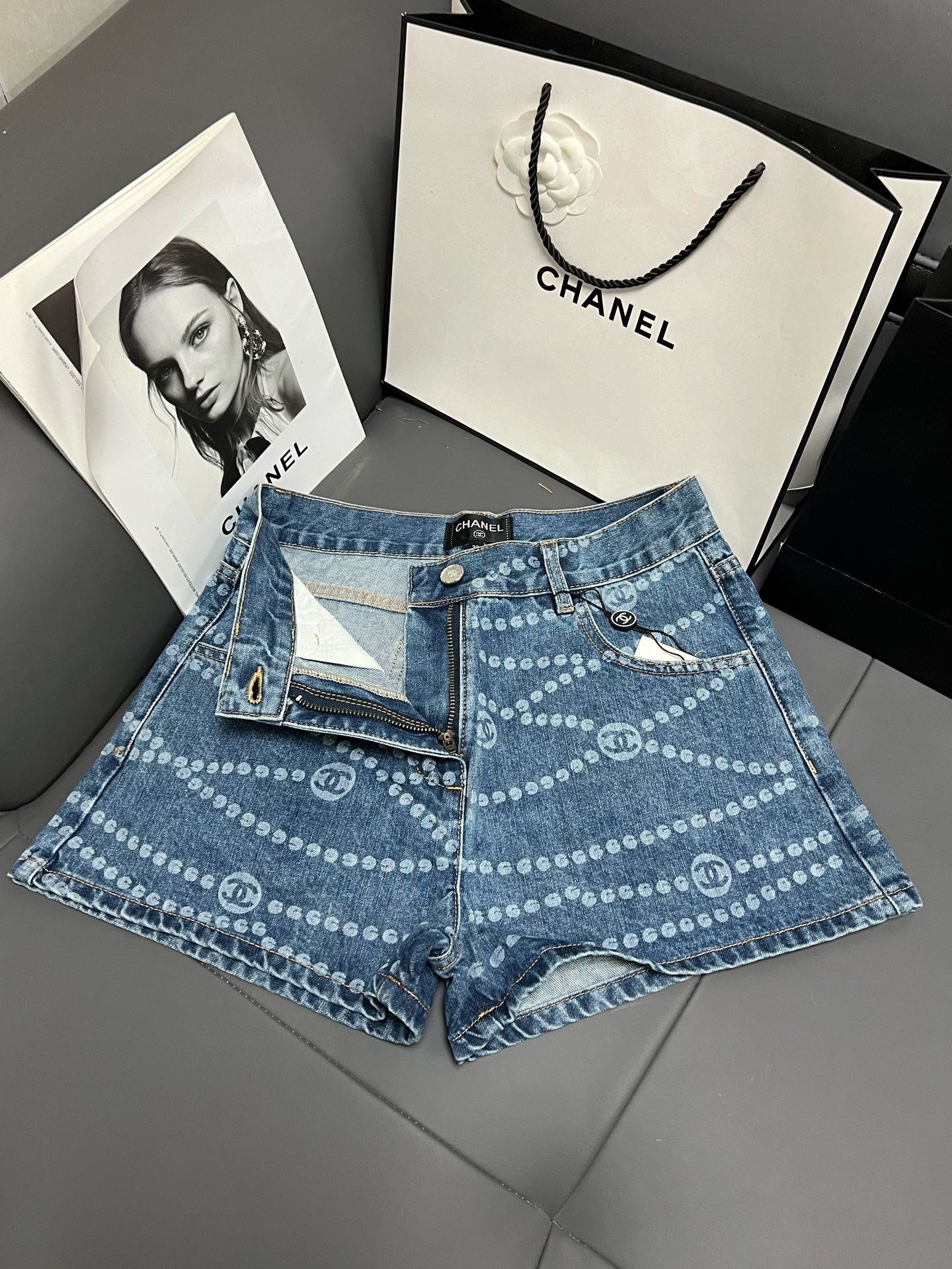 CC 25 Blue White Washed Short Denim
