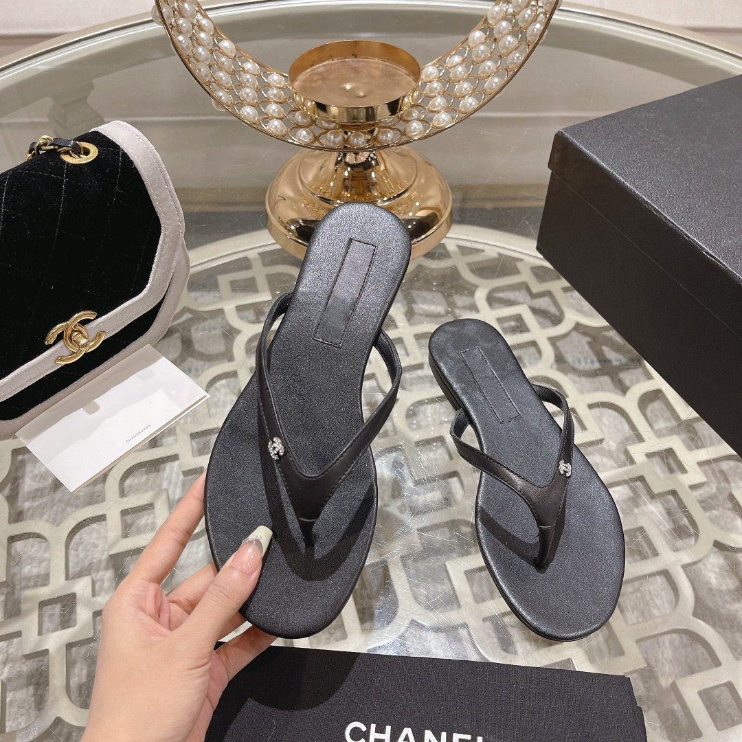 cc thongs black silver calfskin
