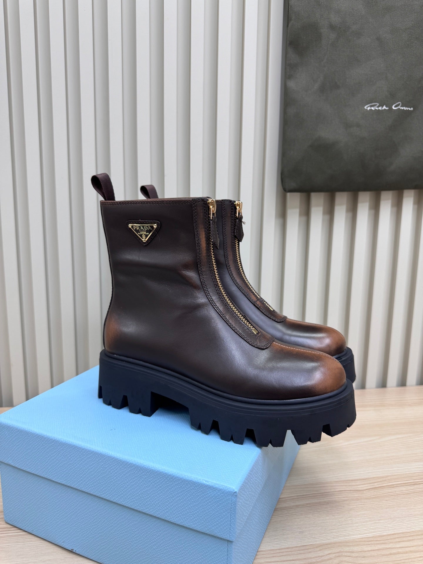 PRA Martin boots dark chocolate brown sheepskin 443648