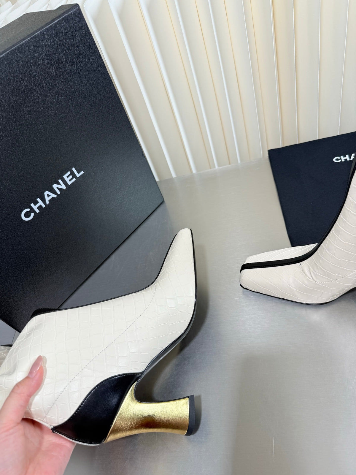 Chanel 2026 Crocodile-Embossed Knee-High Boots 85mm Leather 123408