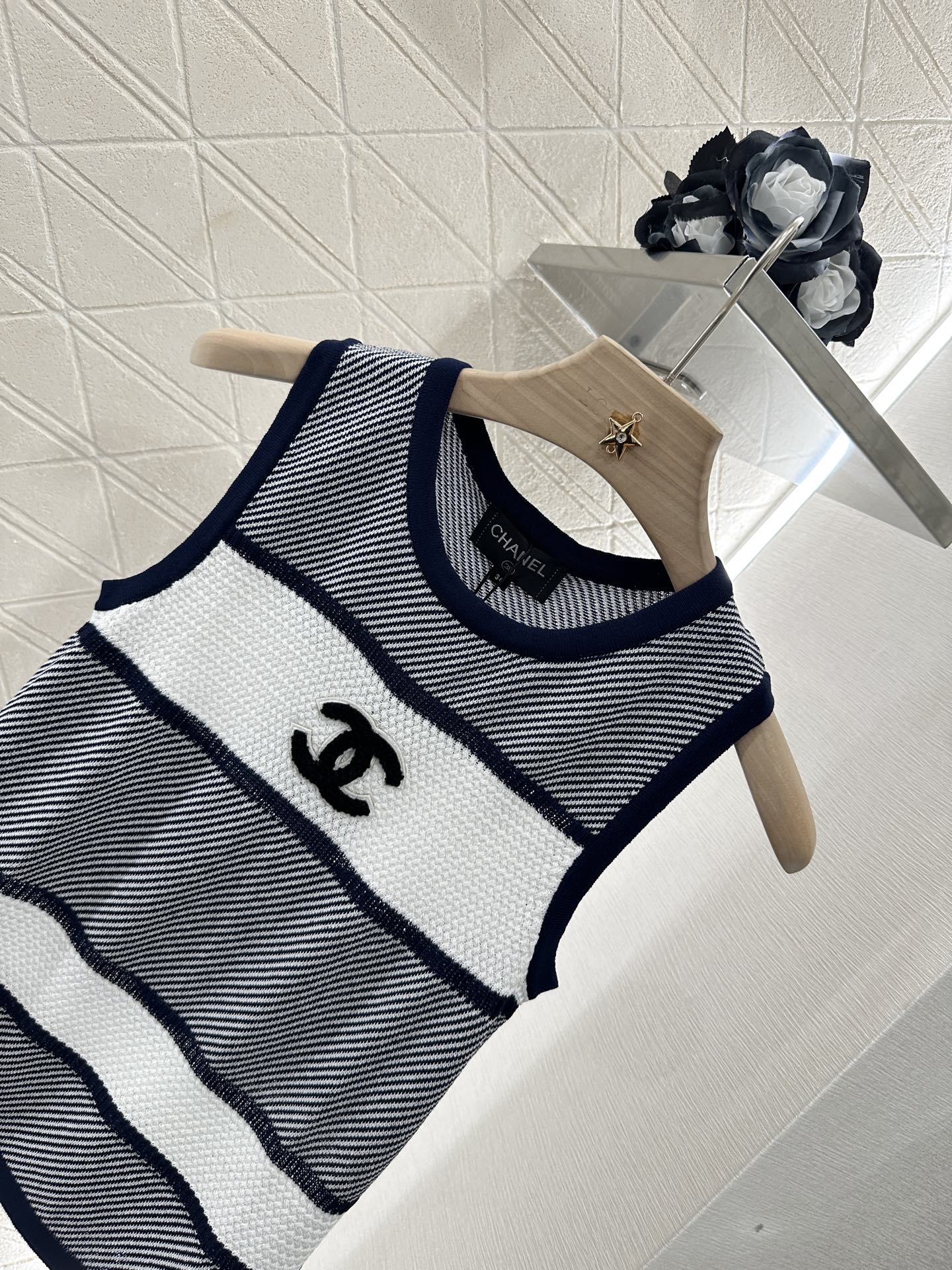 Chanel 25 Tank Top Black White Patchwork Knitted Crewneck
