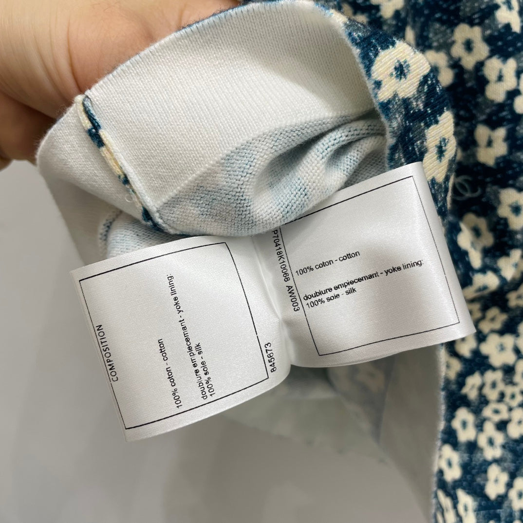 Chanel T-shirts and cut-and-sewn tops  229466