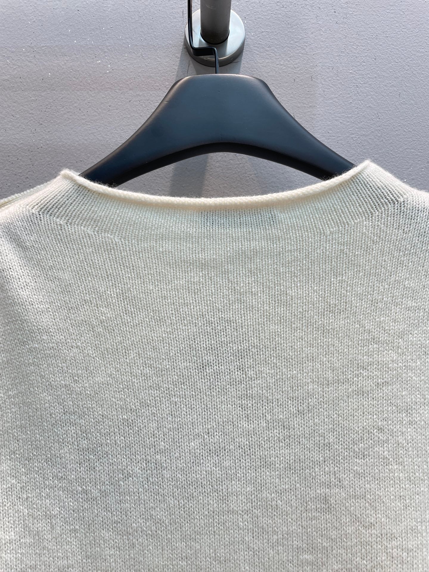 CD 25 Sweater White With Buttons On The Shoulder Cashmere
