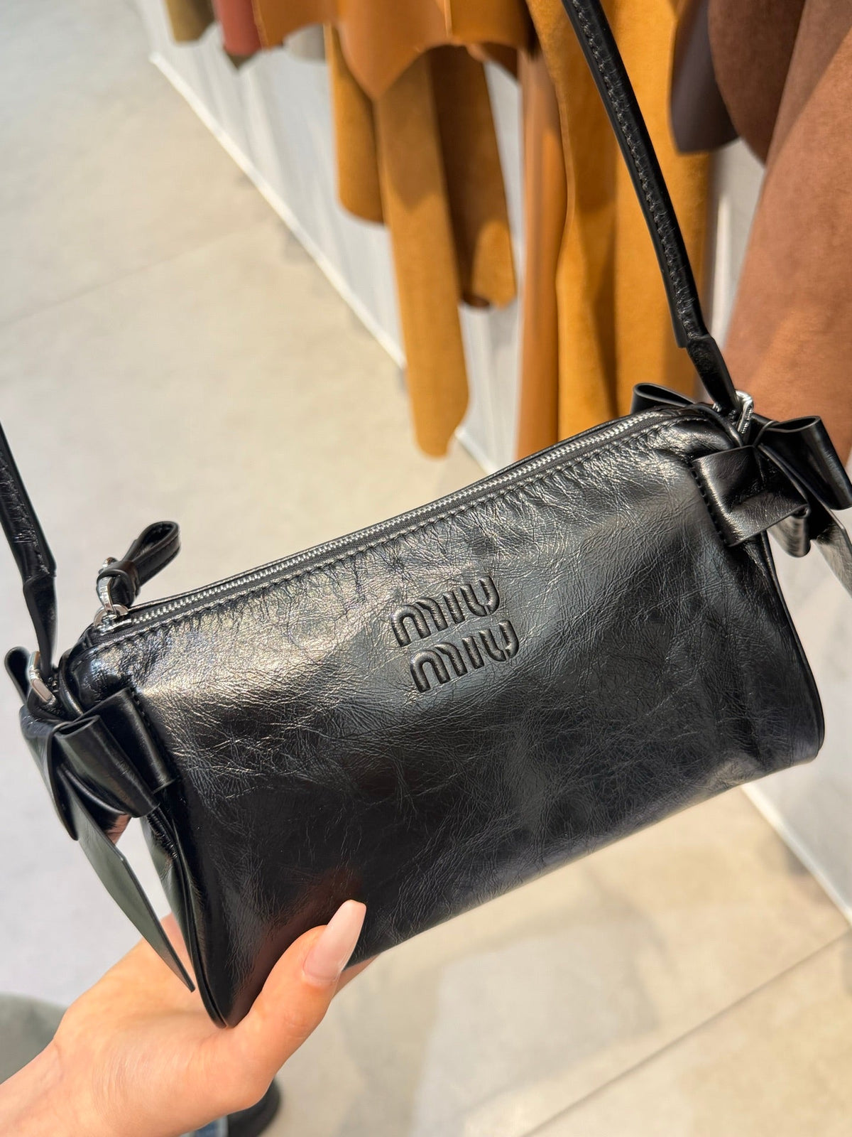 MiuMiu 2026 Shiny Pouch Bow Bag 21cm Black Leather