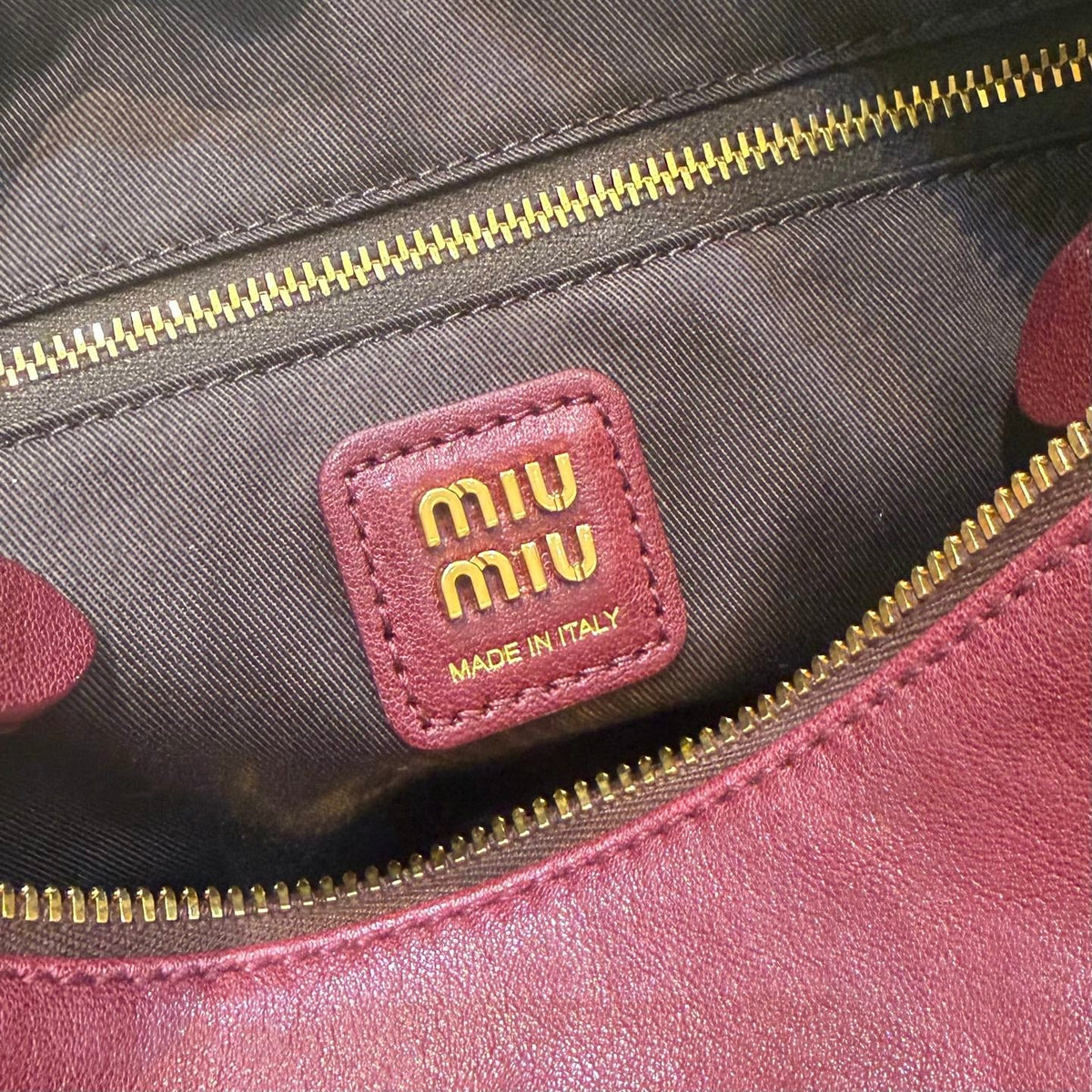 MiuMiu 2026 Amaranth Spirit Bag 22cm Suede Leather