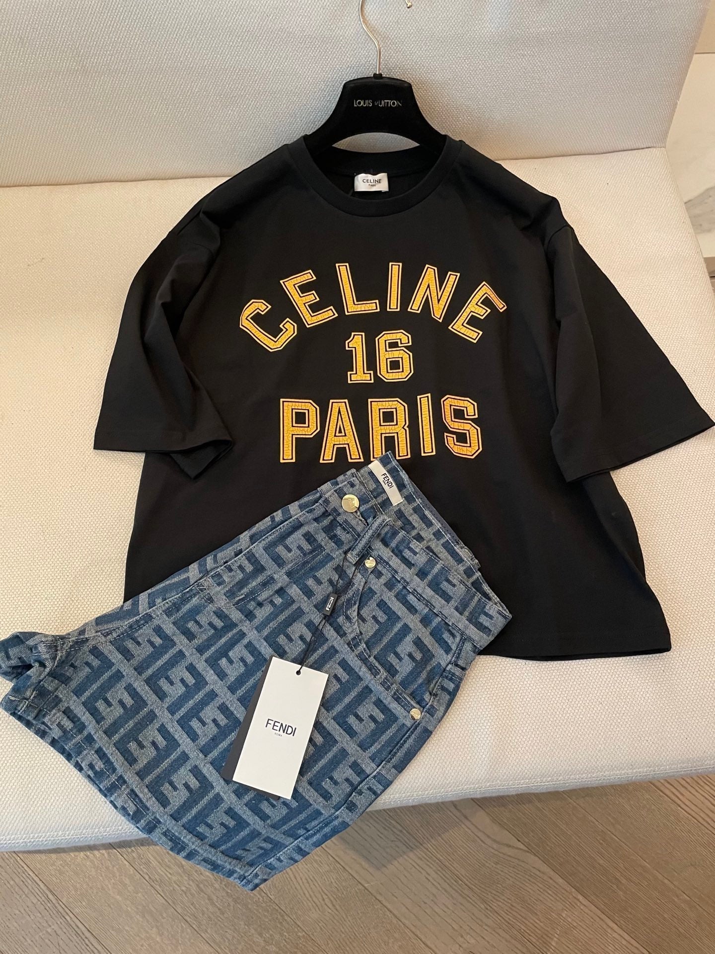 Celine 25 "CELINE 16 PARIS" T-shirt Black mix Yellow Cotton