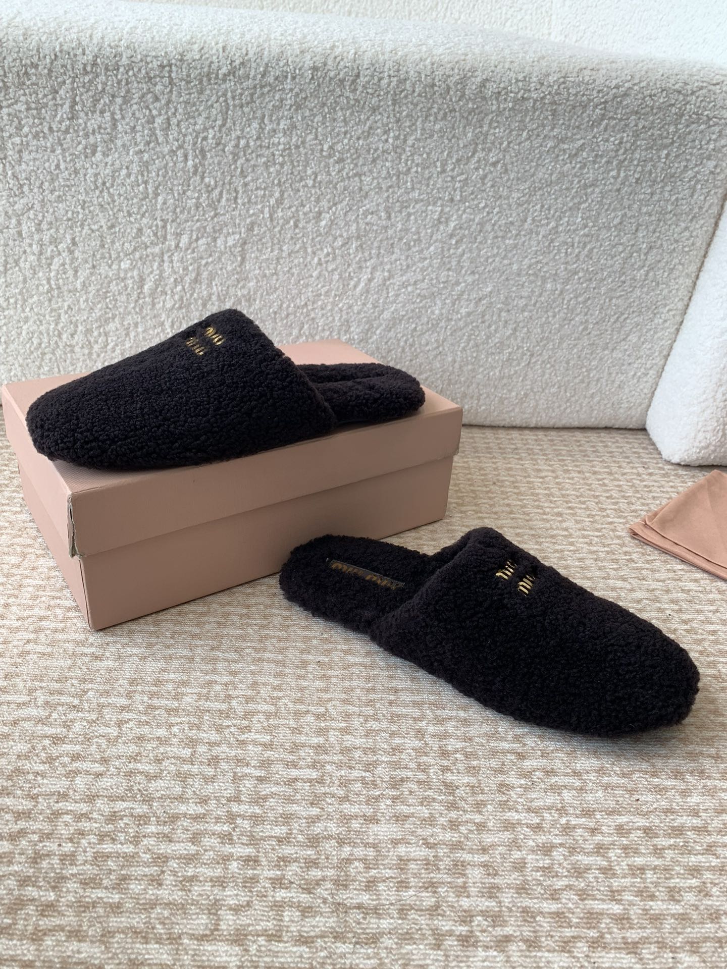 Miu Fur Slippers Black Wool