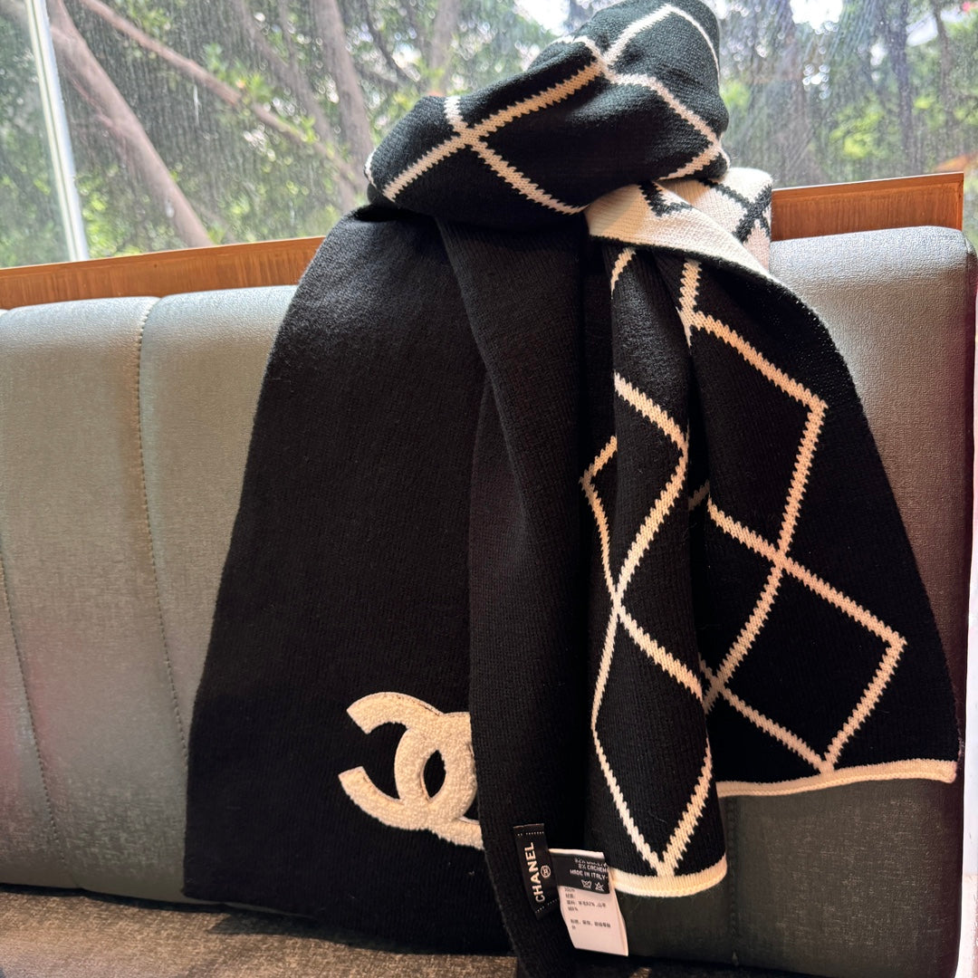 CC Scarf 180 CM In Black Mix White Wool 421511