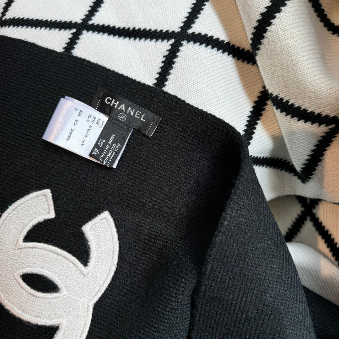 CC Scarf 180 CM In Black Mix White Wool 421511