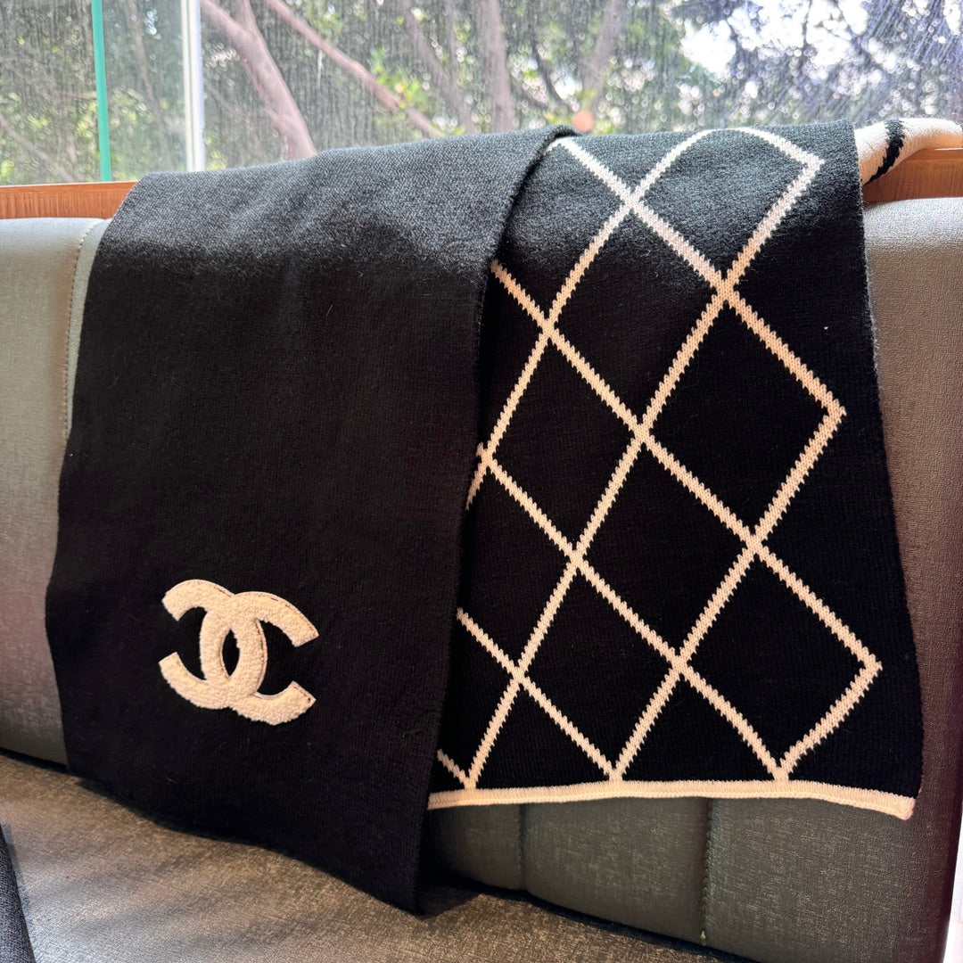 CC Scarf 180 CM In Black Mix White Wool 421511