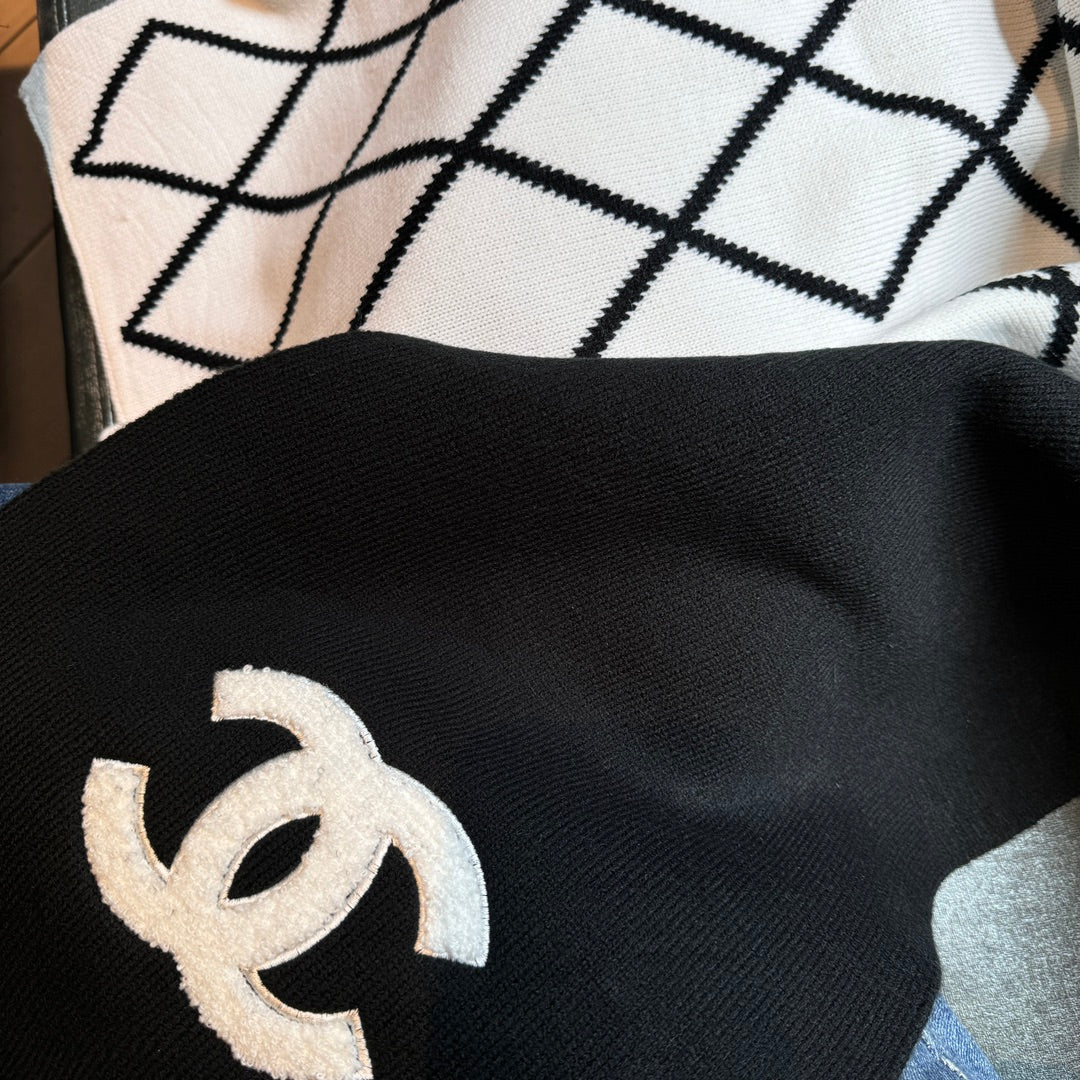 CC Scarf 180 CM In Black Mix White Wool 421511