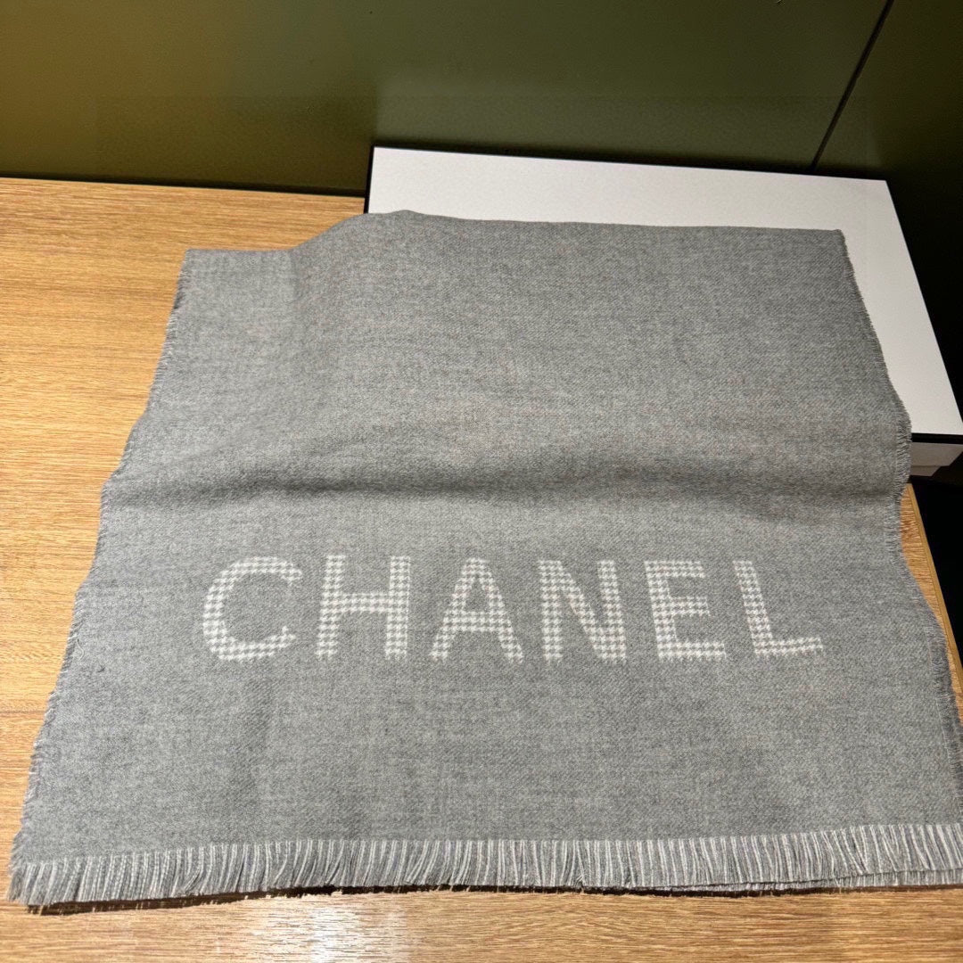 CC Scarf 185 CM In Grey Serrated Shape Cashmere 422860