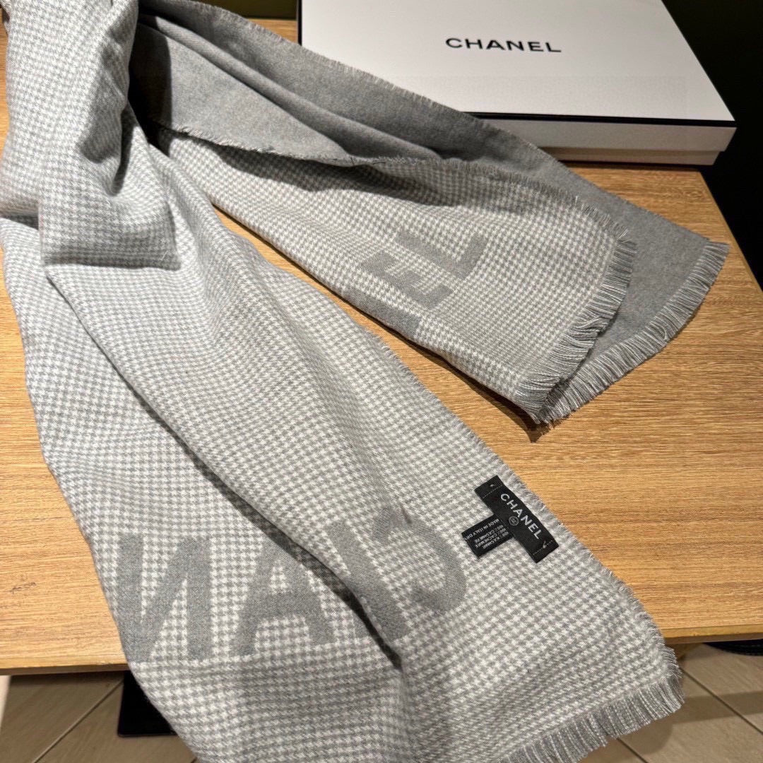 CC Scarf 185 CM In Grey Serrated Shape Cashmere 422860