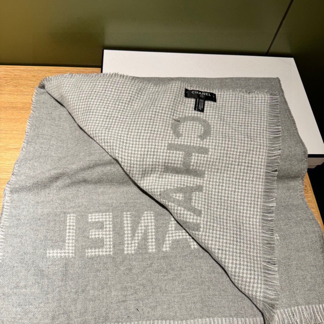 CC Scarf 185 CM In Grey Serrated Shape Cashmere 422860
