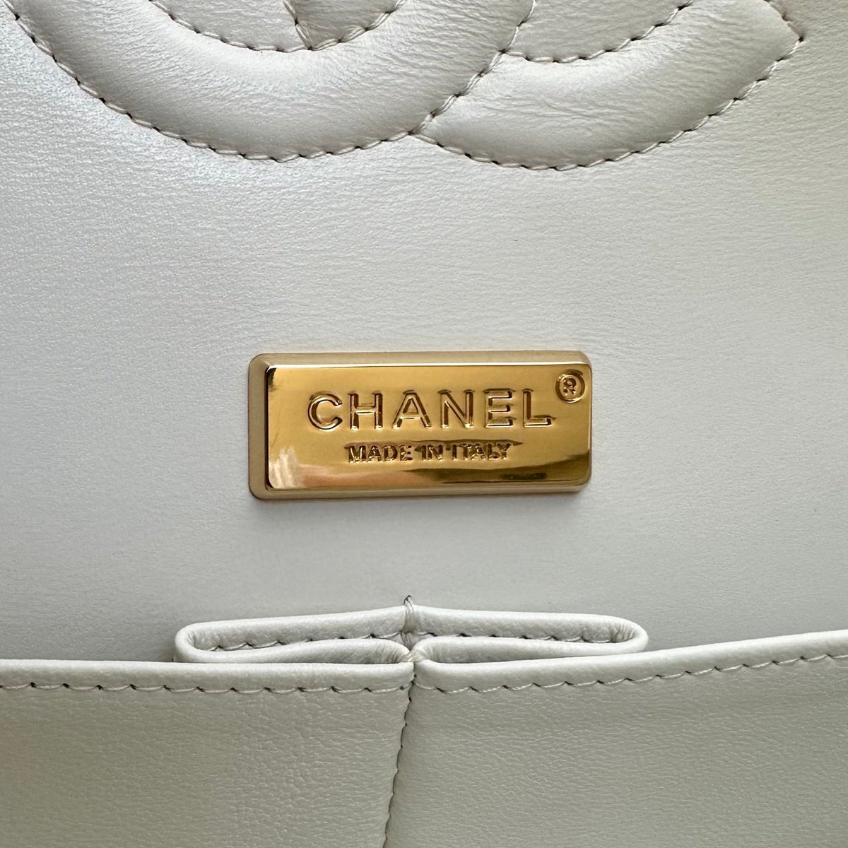 Chanel 2026 Classic 11.12 Bag 25.5cm White Red Woven Leather