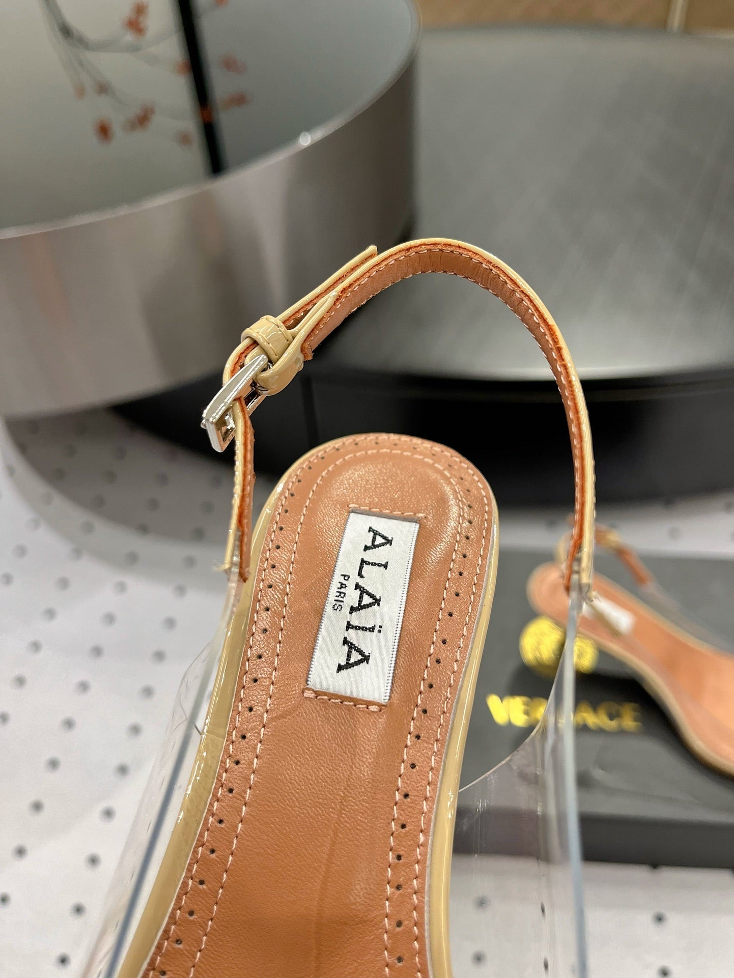 Alaila Le CÅ“ur Slingbacks 60mm In Beige Glossy Lambskin 954829